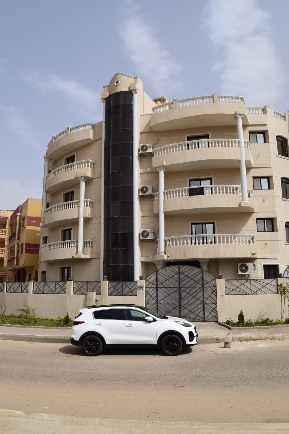 Sheikh Zayed / 8th District / 1st Neighborhood / Building 64